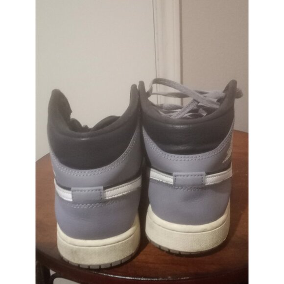 Air Jordan 1 Mid Women's Size 8 Cement Grey/Sail BQ6472 022 - Picture 11 of 13